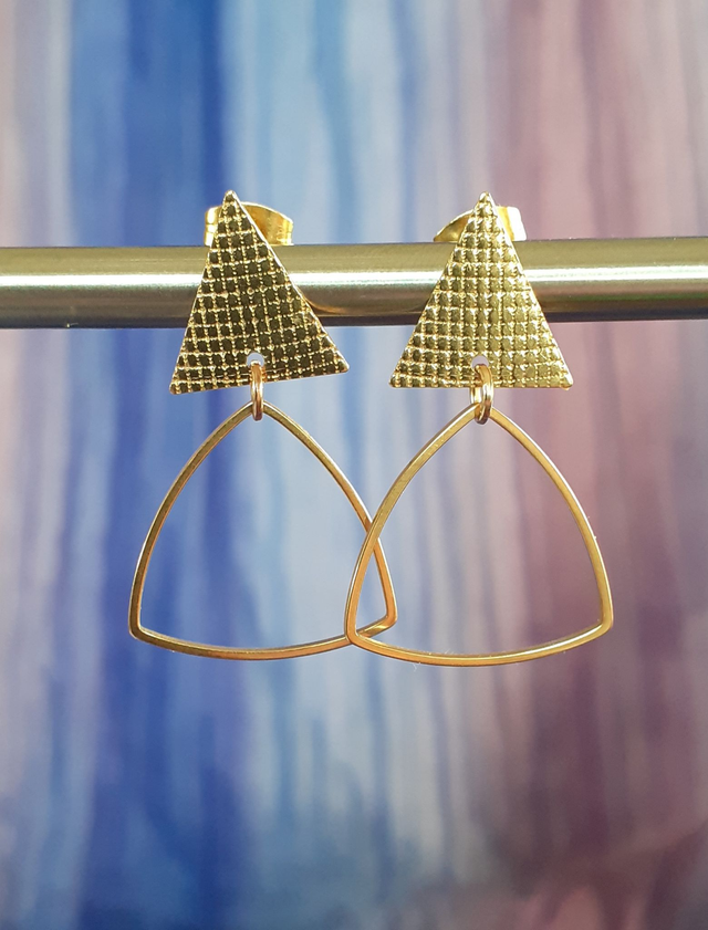 Trojkat Petites Boucles d'Oreilles dorées, petit triangle. 