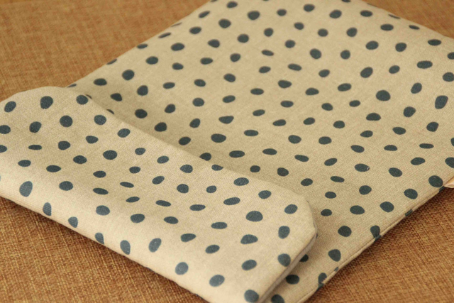 Pad/tablet case mit Blue dots - 20cmx26cm