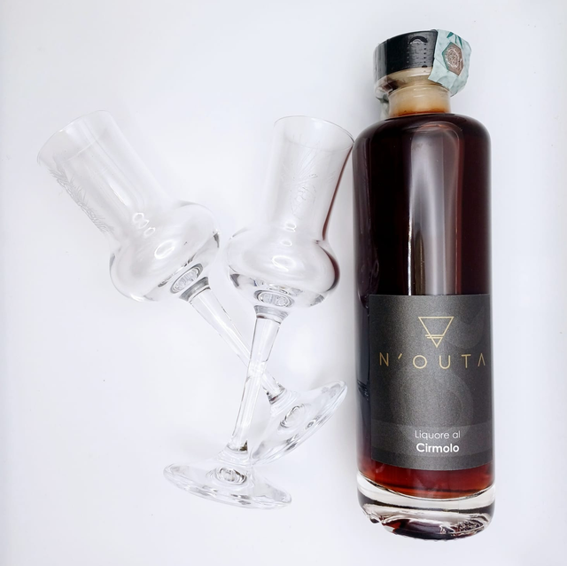 Liquore al Cirmolo base grappa 