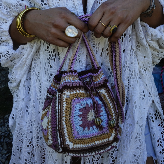 Sac bourse 100% crochet doublure intérieure en tissus avec poche 