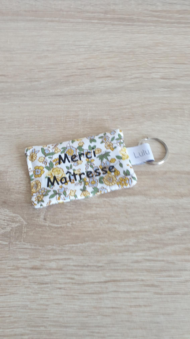 Porte clés Merci Maîtresse (fleuri jaune)