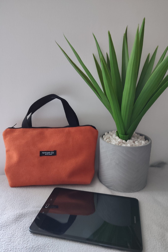 Pochette de rangement et de transport pour tablette couleur terracotta