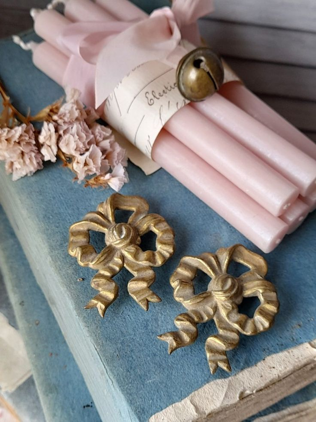 2 Cache clous anciens forme nœud