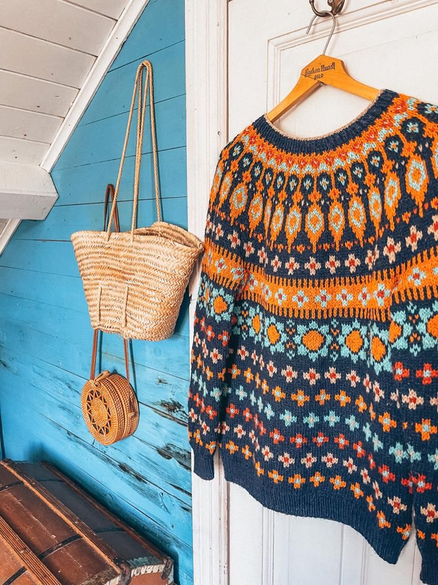 Kathmandu Sweater Kit - Col 09 (Navy Blue Vidde) - Wool &amp; Pattern - Linka Neumann