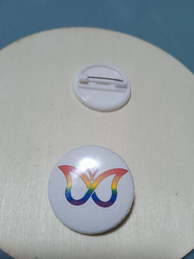 Badge à thème Autisme papillon
