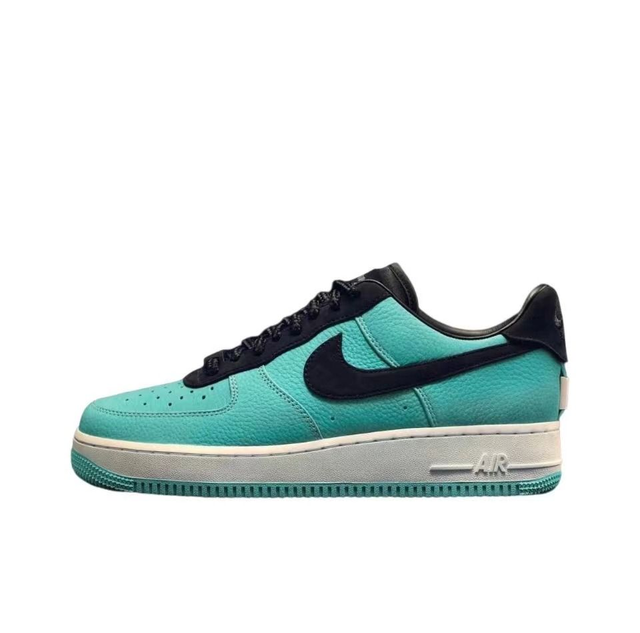  Nike Air Force 1 (Vendu sans la boîte )