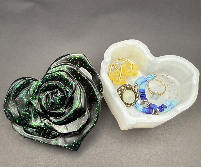 Boîte Cœur fleur noire