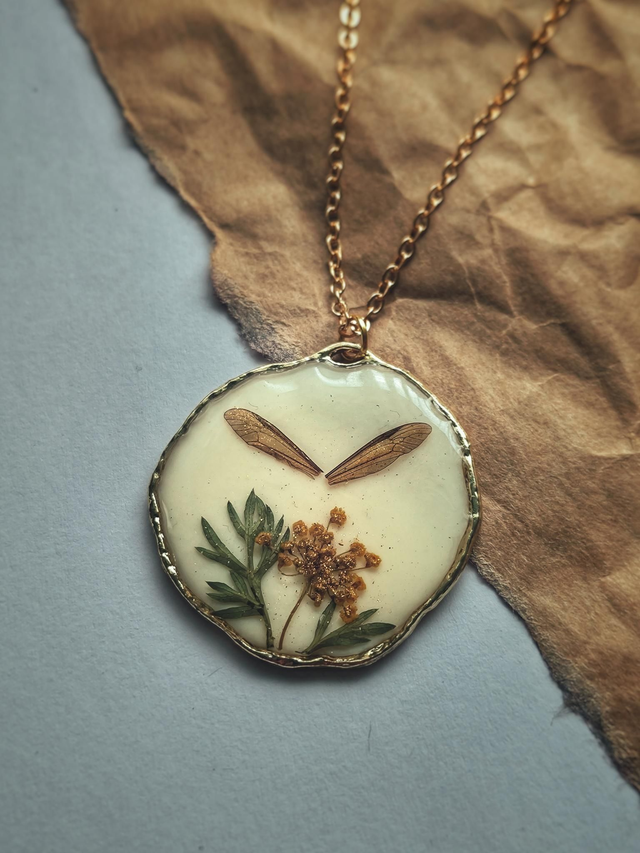 Sunlight Skipping Necklace 