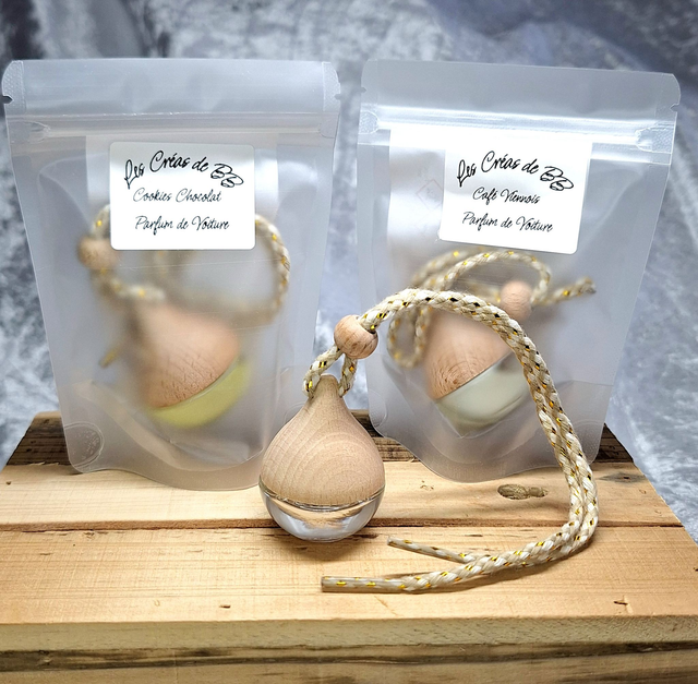 Diffuseur voiture a suspendre