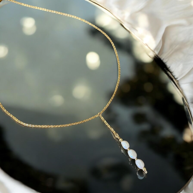 Collier chaîne Cravate avec pendentif en perles d’Eau Douce