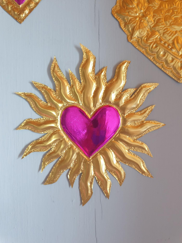Ex Voto coeur soleil métallique Rose fushia