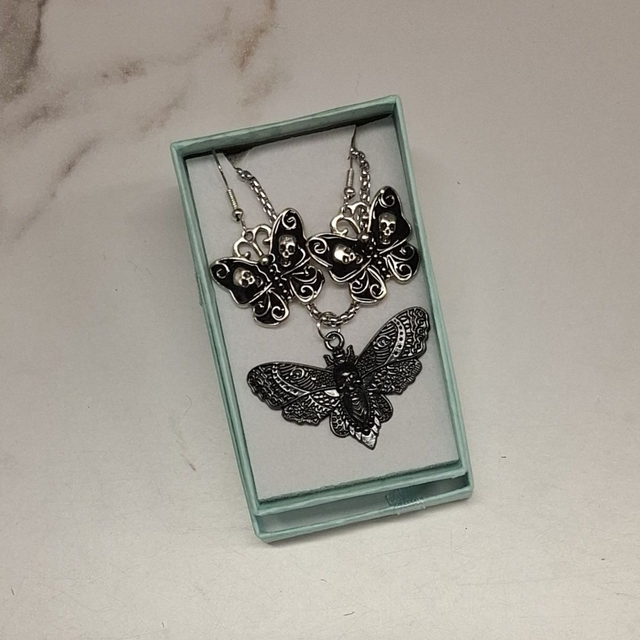 Necklace & Earring Set