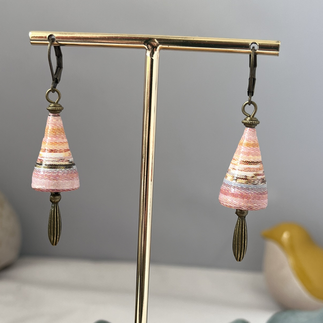 #154 Boucles d’oreilles affiche