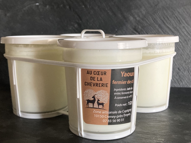 Yaourts natures de chèvre