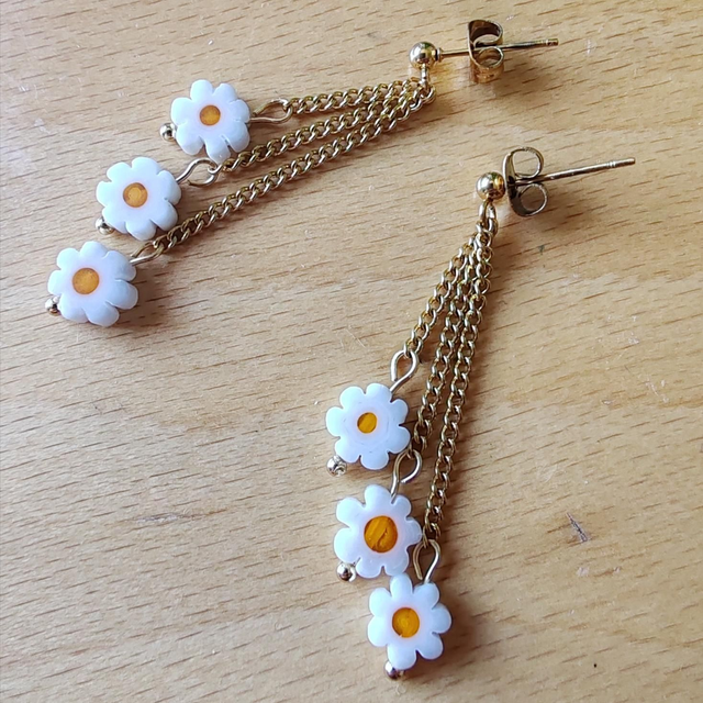 Boucles d'oreilles pâquerettes 2