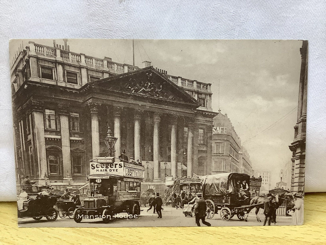 Mansion House, London Cotswold Publishing Co. Ltd vintage postcard Our Ref No. A67 £2.50