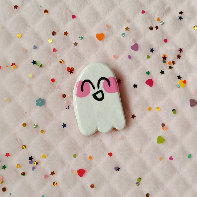 Glow in the dark ghosts clay pins