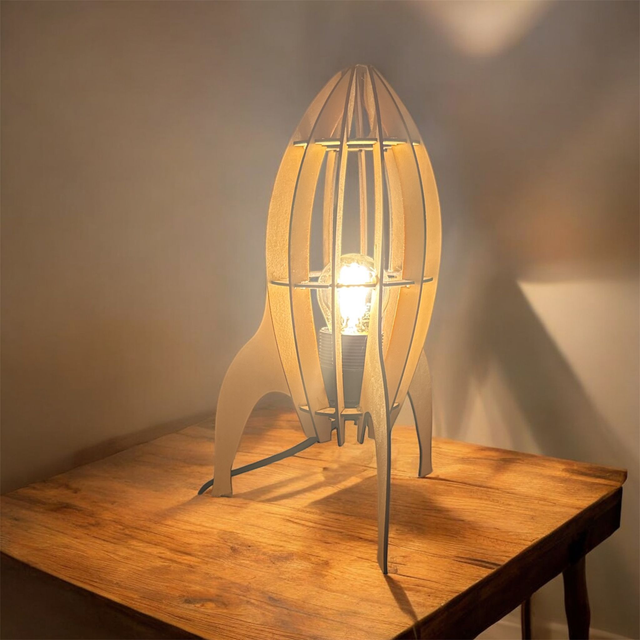 Lampe bois fusée