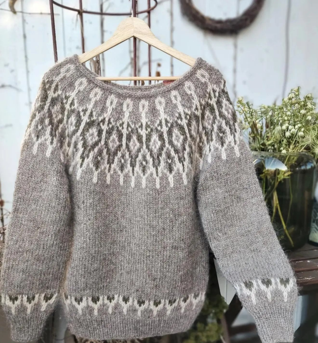 Tusseladd Polar Sweater Kit - Col 08 (Oatmeal Heather) - Wool &amp; Pattern - Linka Neumann