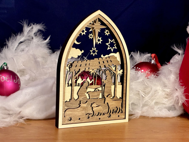 Crèche murale en bois – Scènes de la Nativité