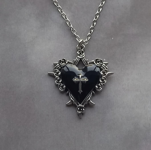 Black Gothic Heart Necklace 