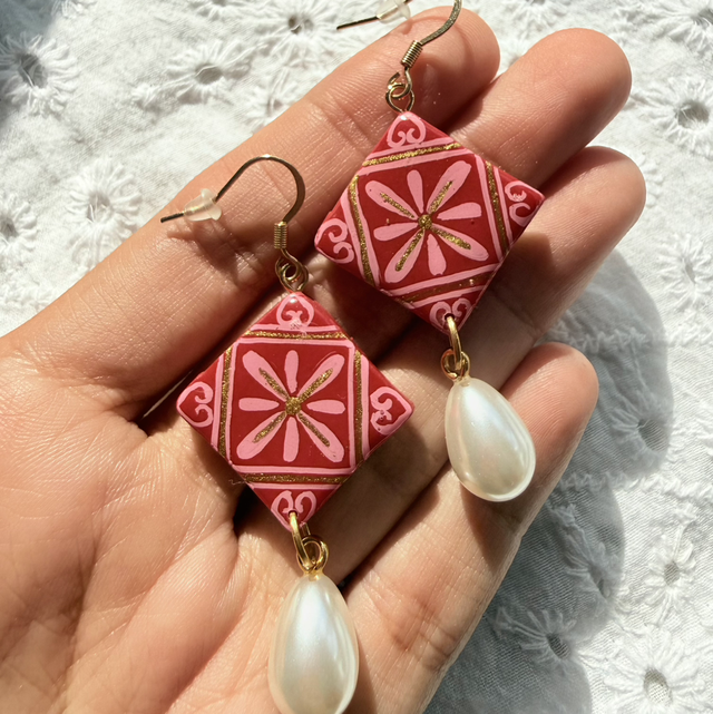 Red and Pink Tile Teardrop Pearl Dangly Earrings