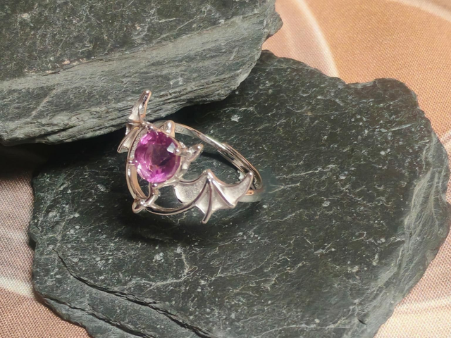 Bague chauve-souris et fluorine