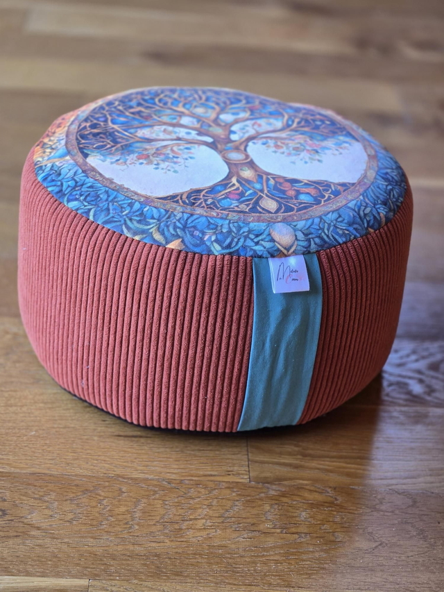Zafu , coussin de méditation artisanal arbre de vie