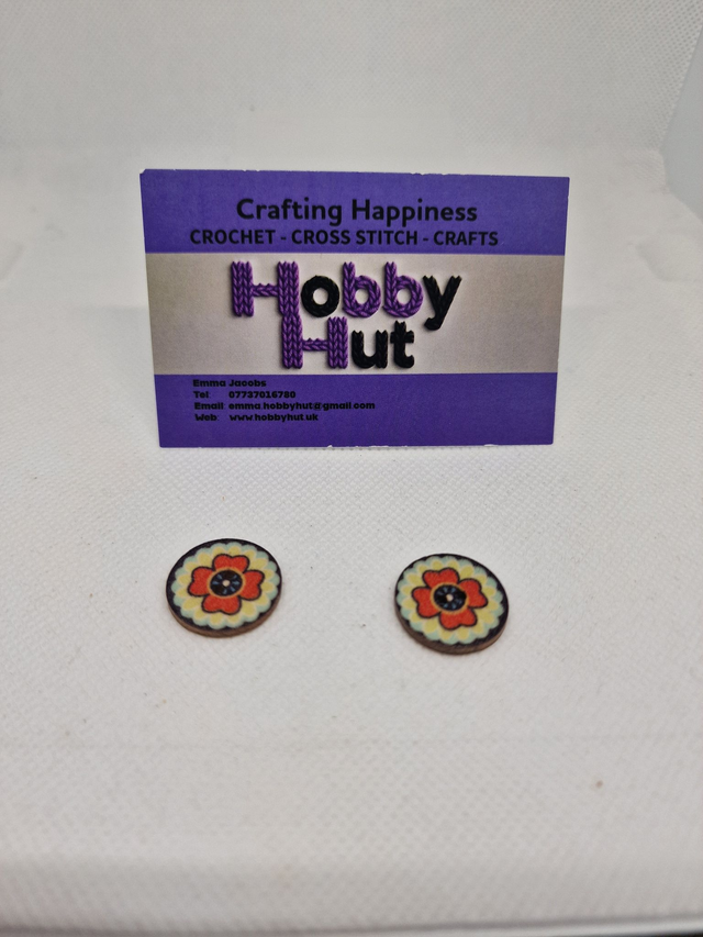 Vintage Style Buttons (16) 2cm.