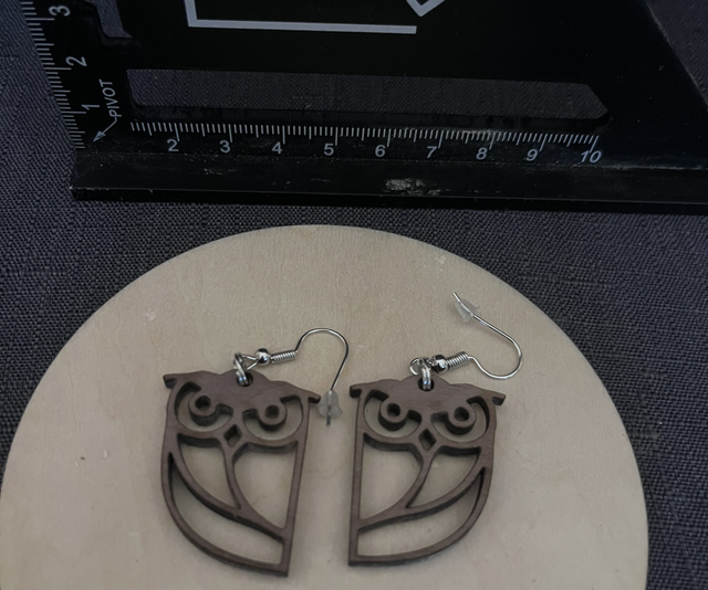 Les boucles en noyer 