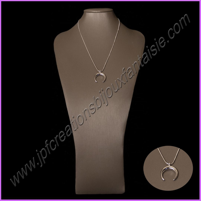 Collier croissant argenté