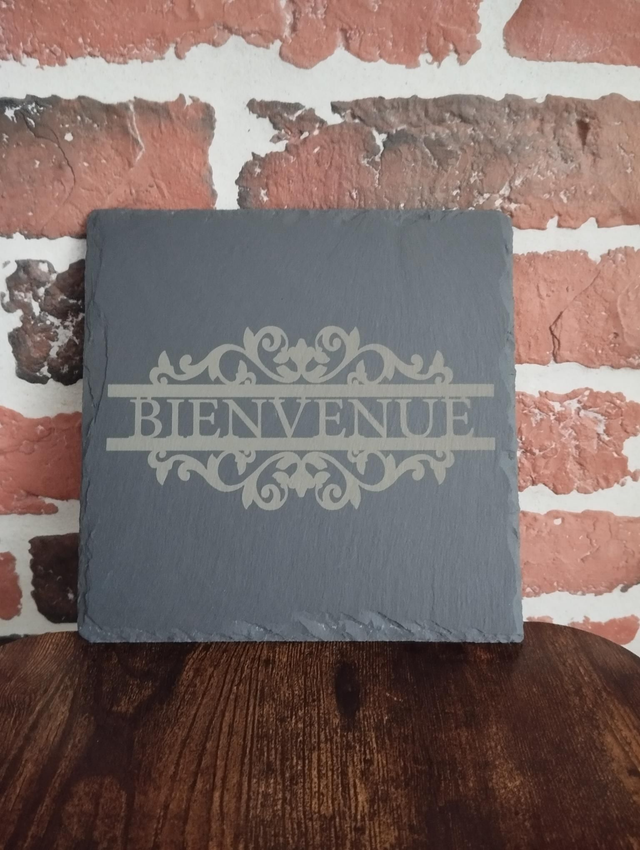 Dessous de plat en ardoise carré 20x20 cm – Motif “Bienvenue”