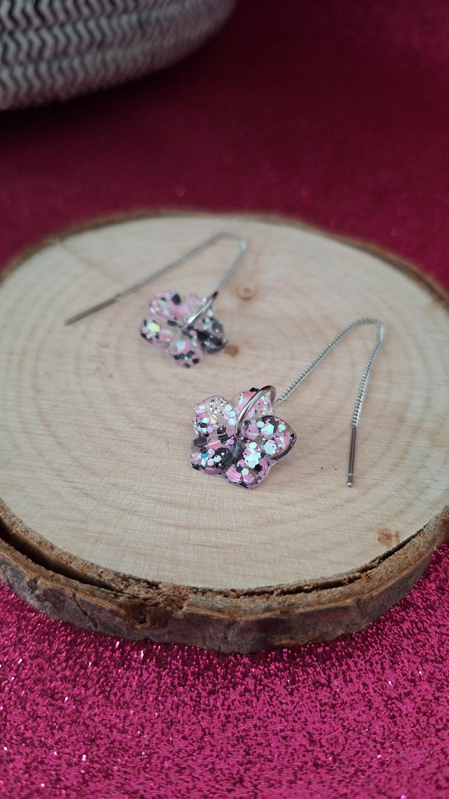 Boucles d'oreilles à enfiler argentées hibiscus paillettes noires/roses/blanches