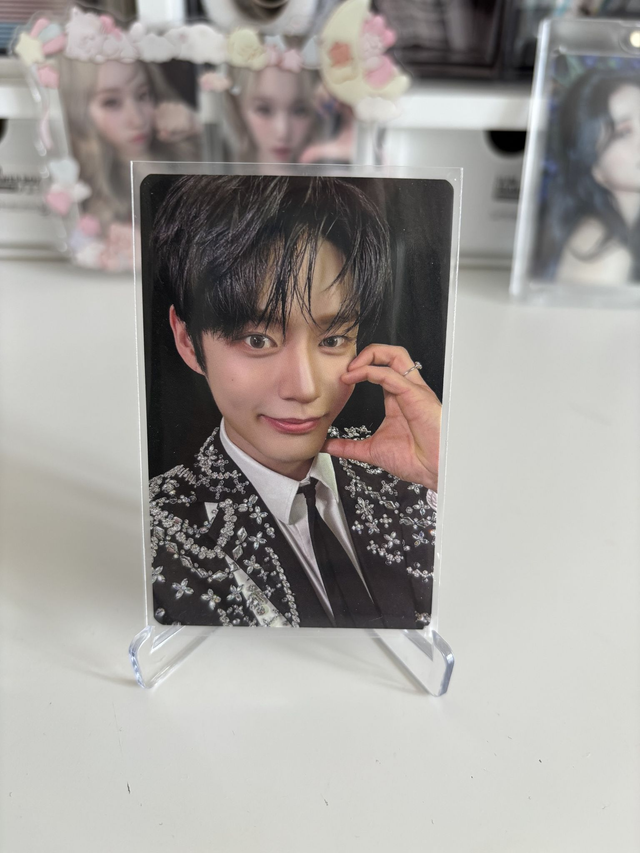 PC OFFICIEL DE JIWOONG DE ZB1