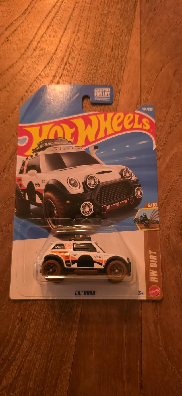 Mini lil' roar