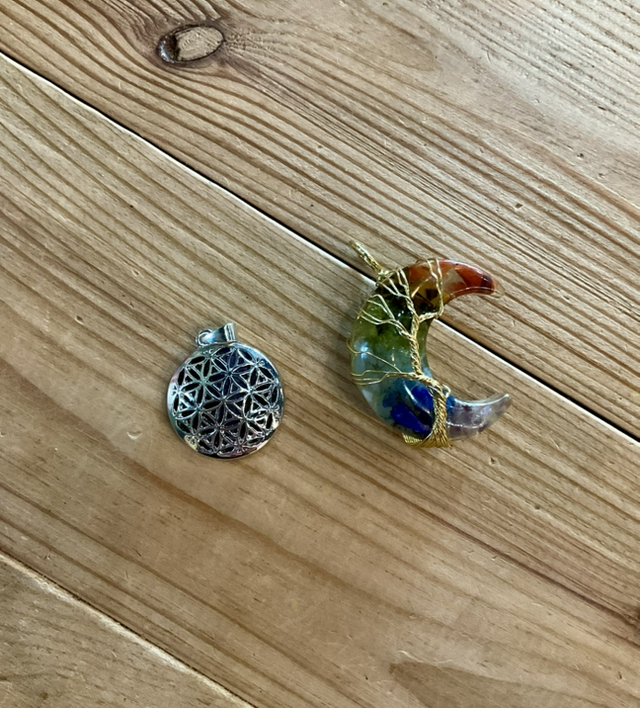 Pendentifs en pierre naturelle