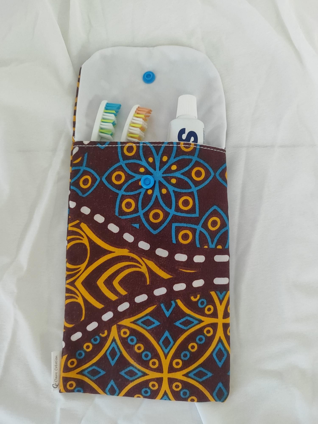 Pochette à brosse à dents