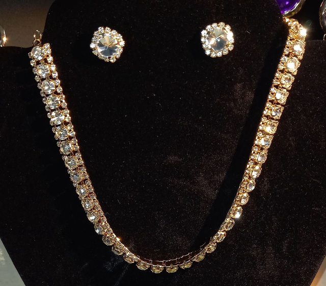 Halskette mit Ohrstecker, Set Nr. 2