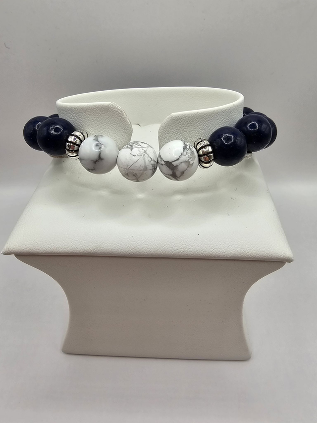 Mens Howlite &amp; Lapis Lazuli Bracelet.