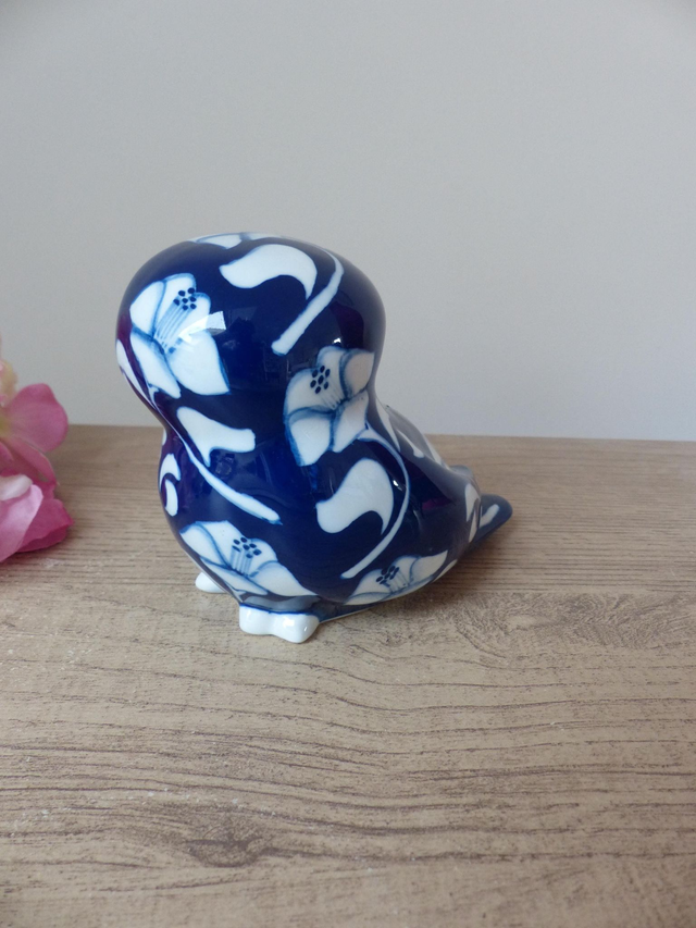 Statuette Chouette Villeroy et Boch Gallo – Porcelaine Bleue Cobalt Vintage, Peinte à la Main avec Motif Floral Blanc – Collection Camelia