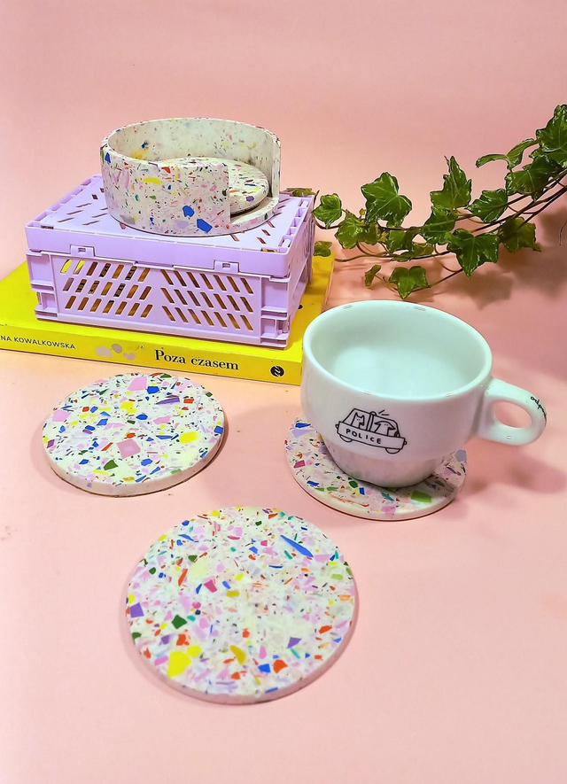 Kolorowa podkładka pod kubek, okrągła, organizer, biała, drobne lastryko, 9 cm