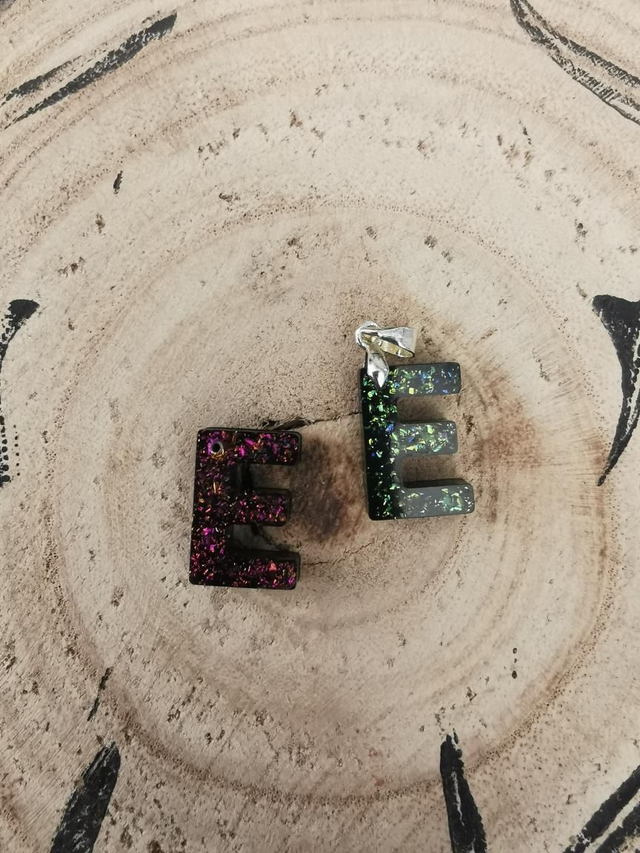 E holographique collier 