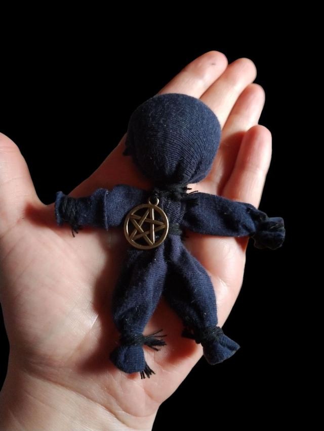 Suojelusnukke / Protection poppet