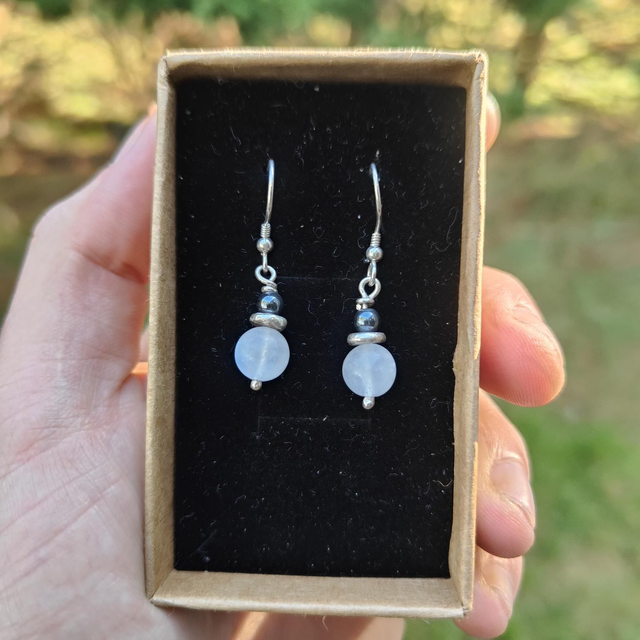 Boucles d&#039;oreilles &quot;Harmonie&quot; Double : Pierre de Lune et Hématite 