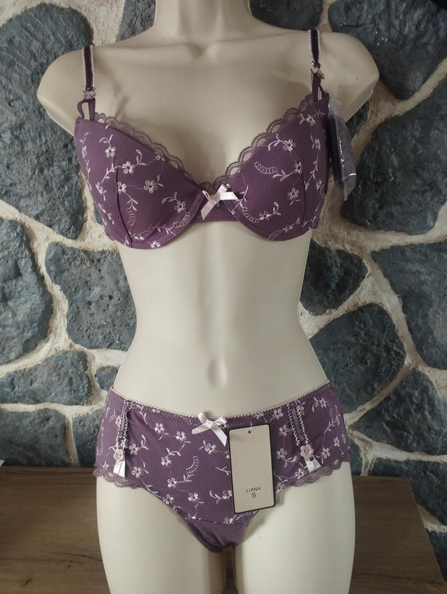 Ensemble violet avec fleurs parmes rembourrage léger et armatures