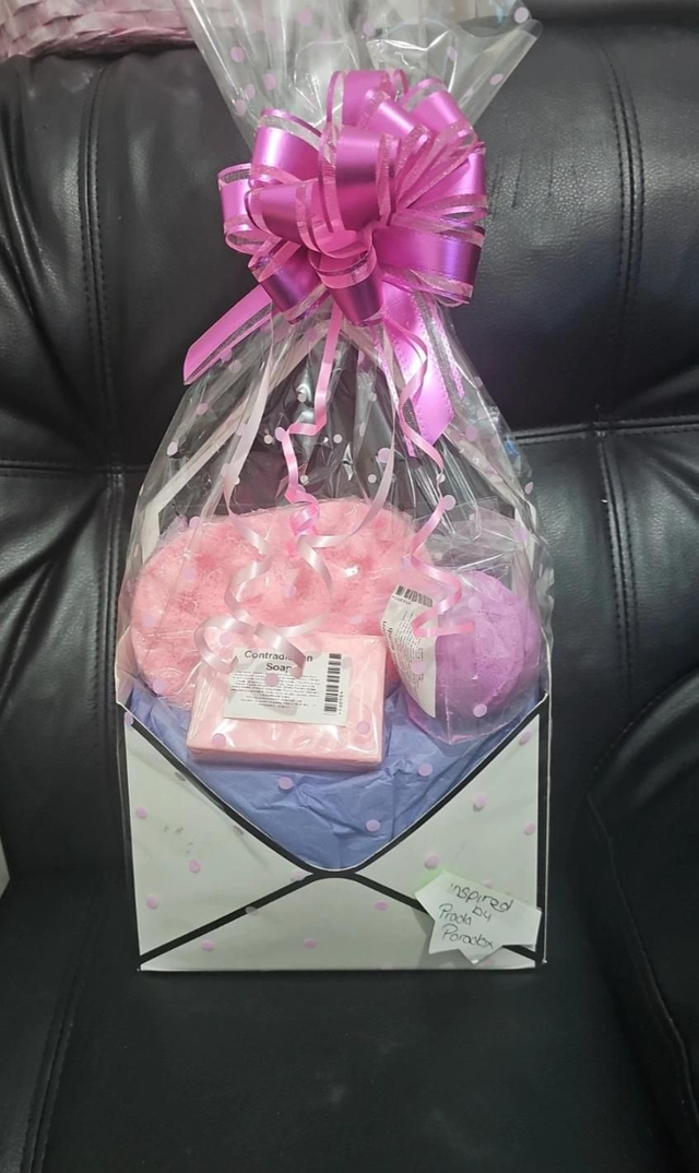 Womens Gift Set (Inspired By Prada Paradox)