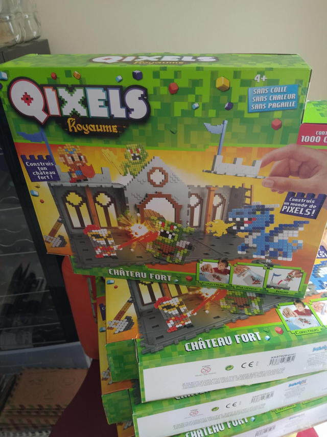 QIXELS ROYAUME CHATEAU FORT