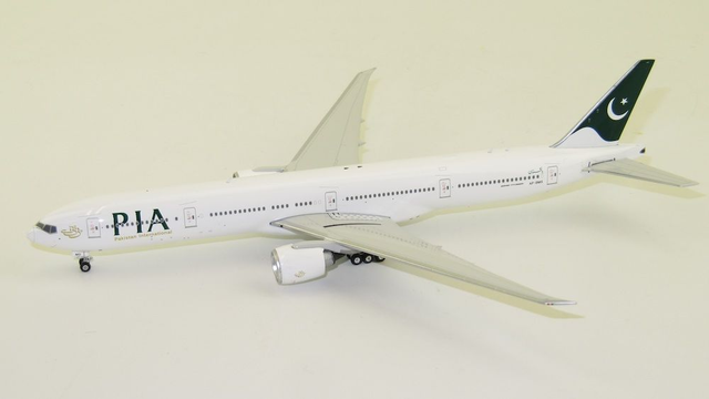 1/400 Boeing 777-300ER PIA Pakistan International AP-BMS
