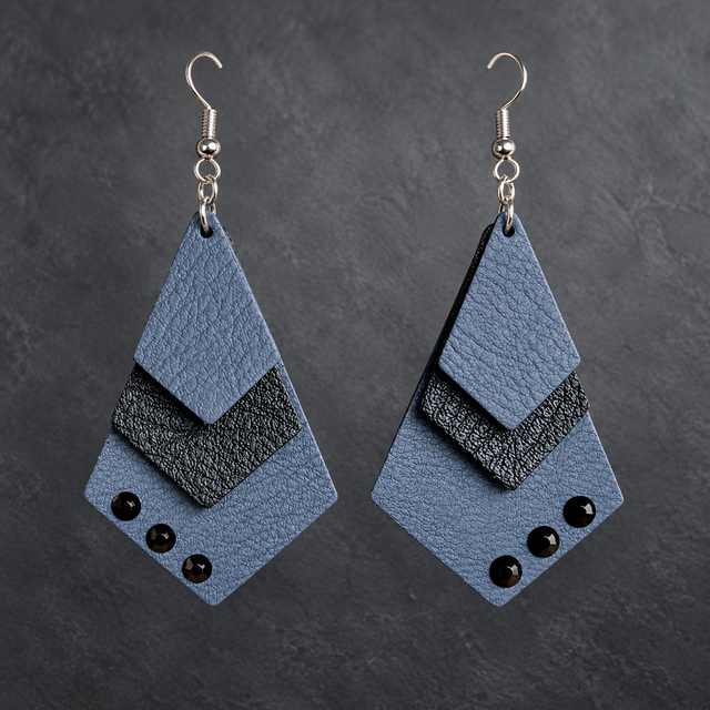 Boucles d’oreilles en cuir – Élégance en toute sobriété