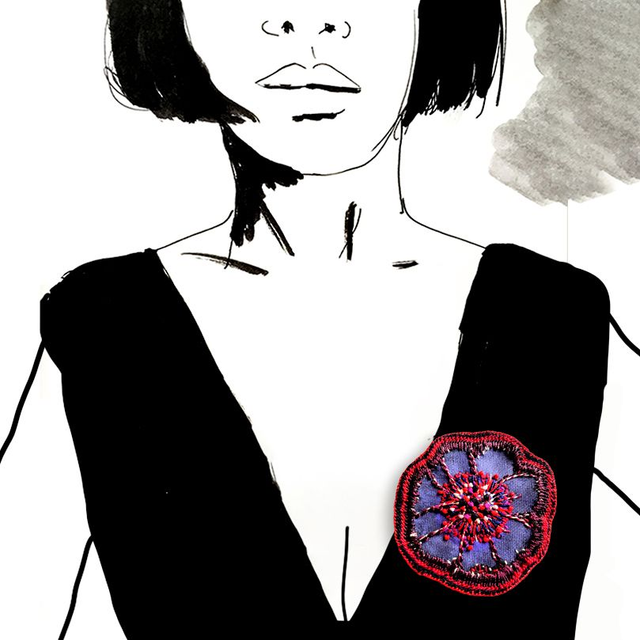 Broche fleur rouge et mauve peinte et brodée main